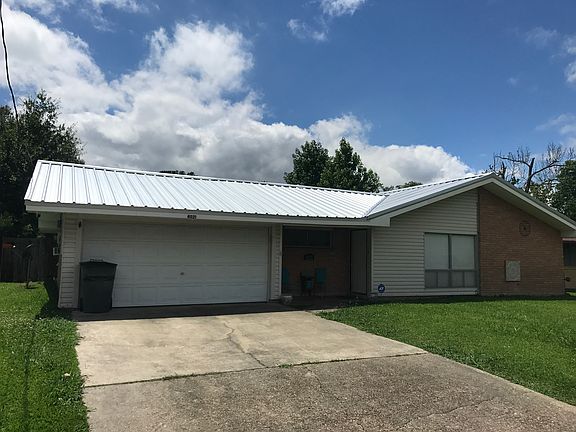 3rd image of 4021 Pleasant Dr