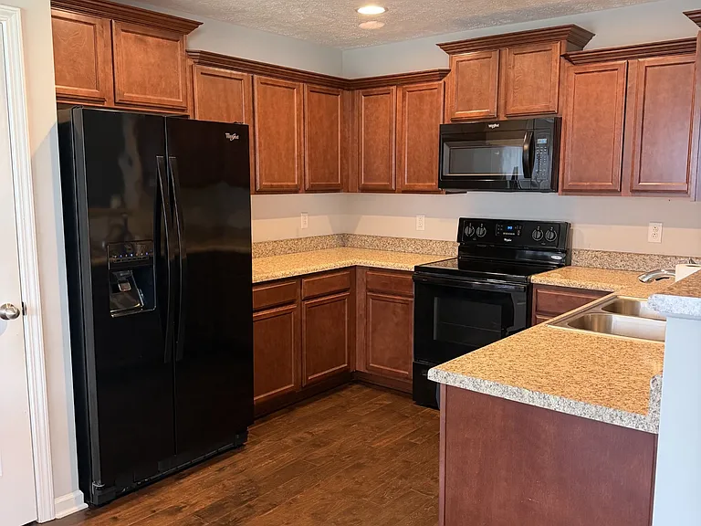 3423 Tourmaline Dr — Photo 9