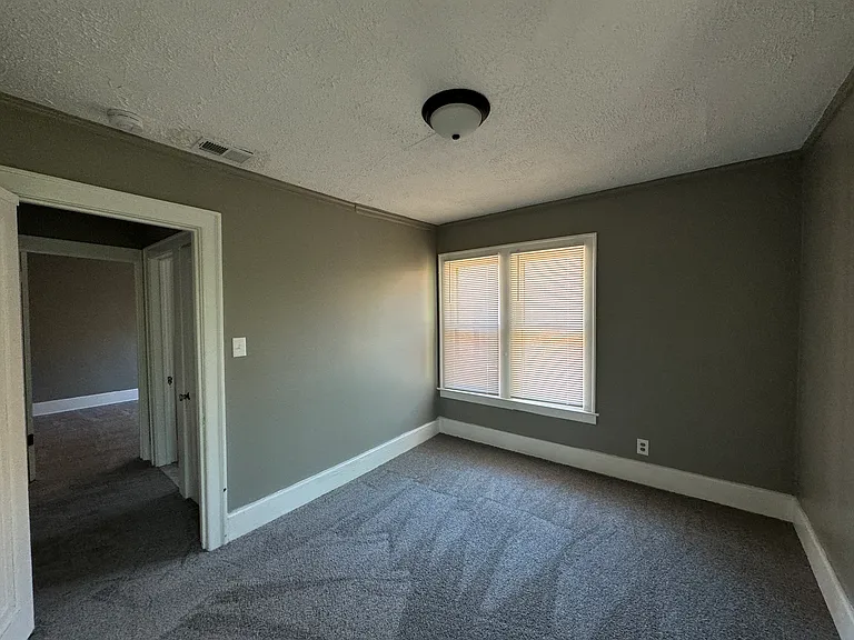 574 W Goldengate St — Photo 16