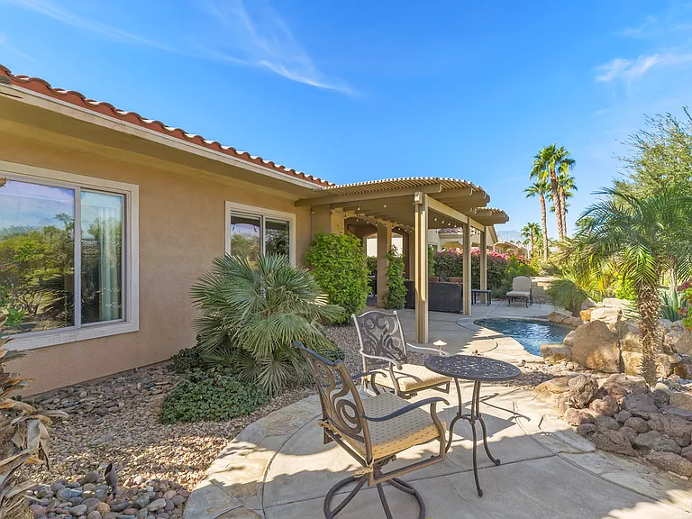 81126 Avenida Lorena — Photo 29