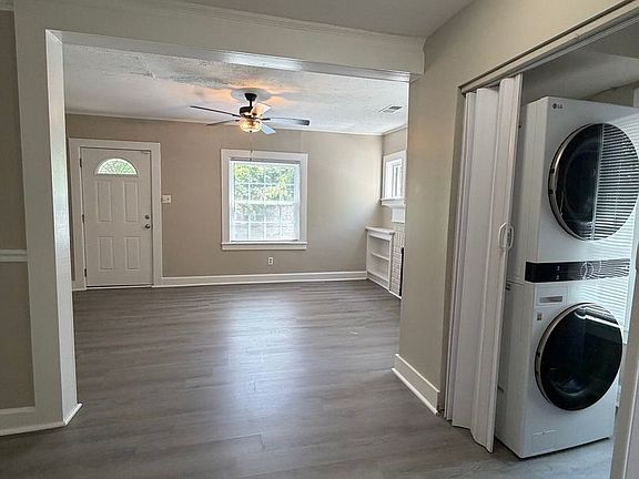 3rd image of 208 Linwood Dr