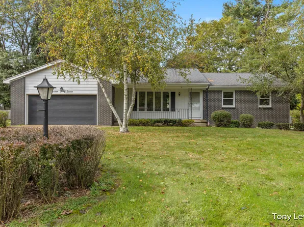 1447 Sierra Ave NW, Grand Rapids, MI 49534