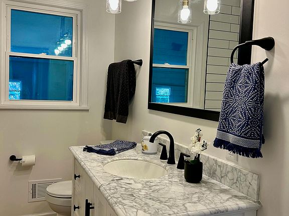 4th image of 4820 Hood Rd