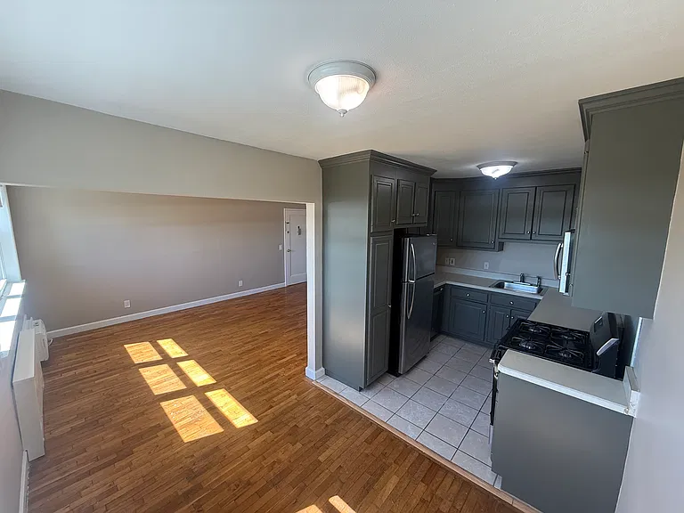 11 Bedford Ave #E4 — Photo 5