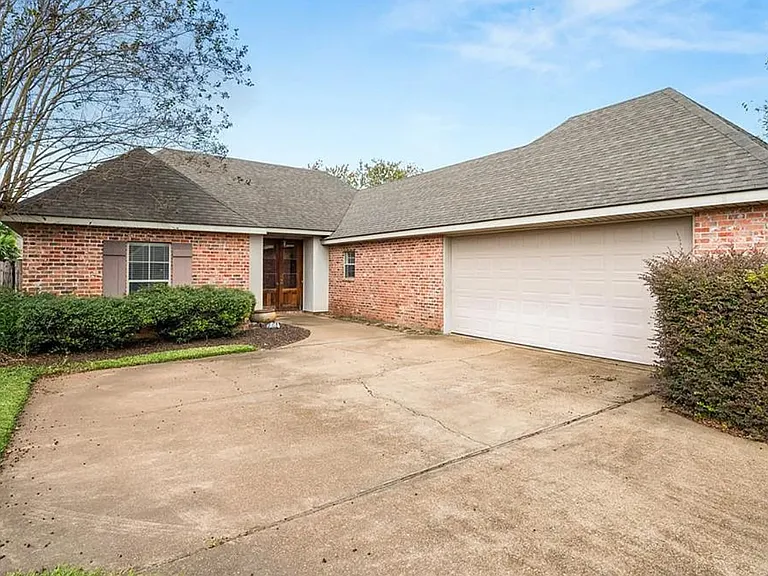6004 Pepper Tree Dr — Photo 3