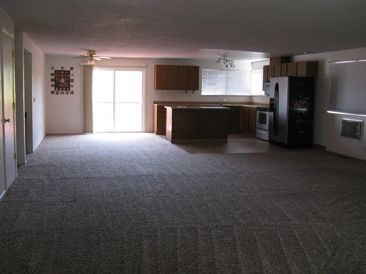 Upstairs Dinning Room & Kitchen - 1640 W 12th St