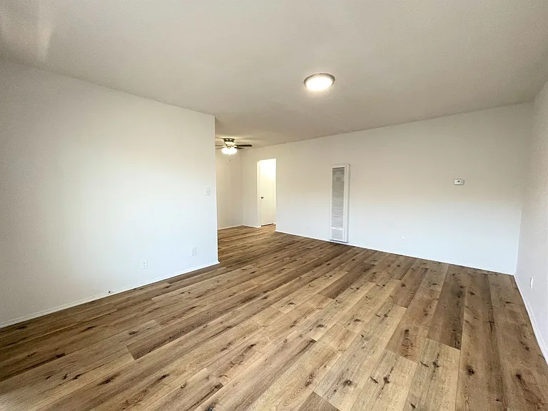 5555 Klump Ave — Photo 4