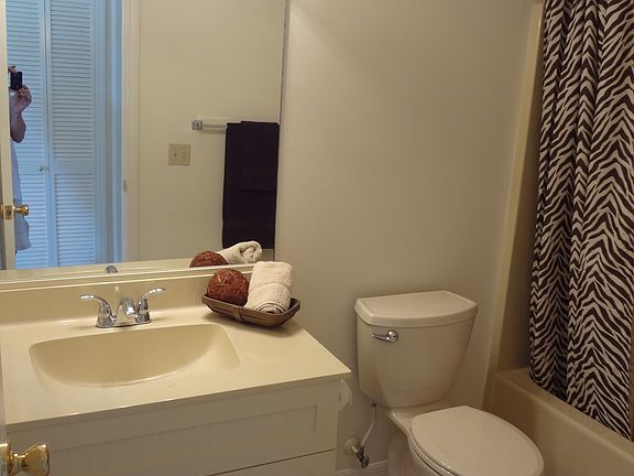 3rd image of 311 11th Ln SW