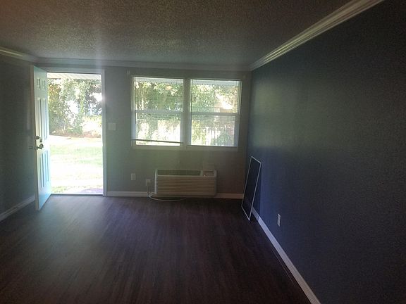 2nd image of 5942 Bryce Ln