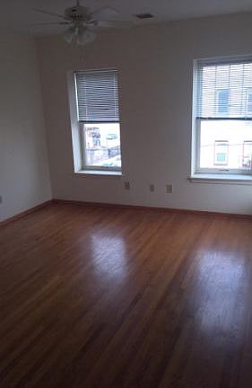 4th image of 527 Mercer St Unit 3R