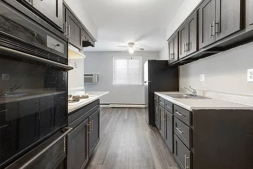 Mount West Apartments Photo 1