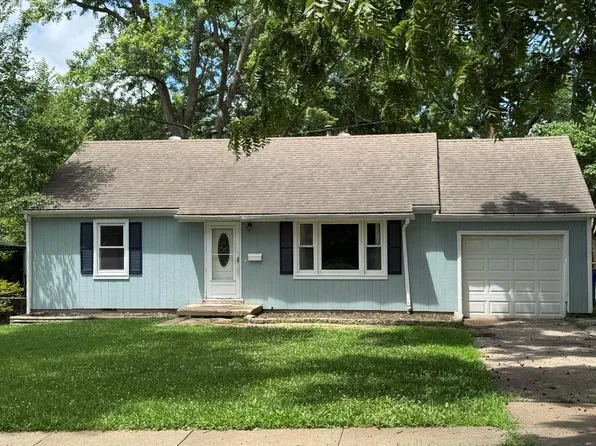 7028 Walmer St, Overland Park, KS 66204