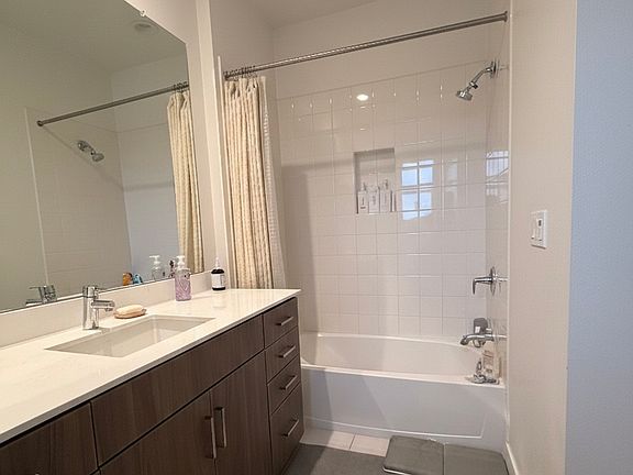 Full bath to Bedroom #2