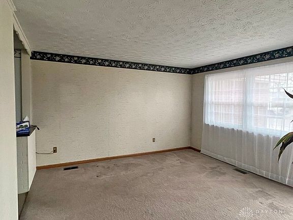 3rd image of 1512 Sweet Briar Ave