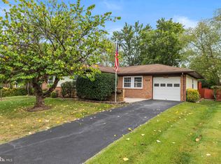 210 W Beech Rd, Sterling, VA 20164