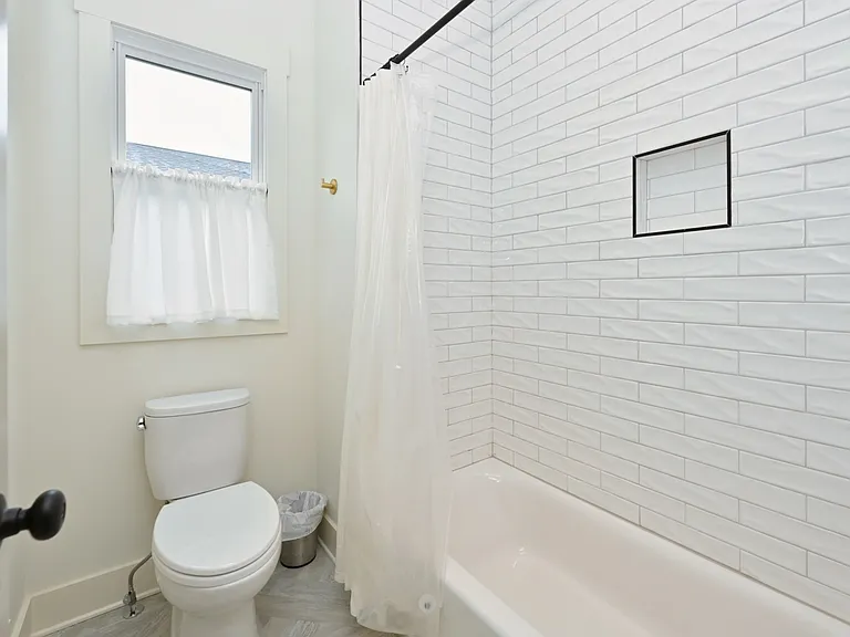 405B S 10th St — Photo 22