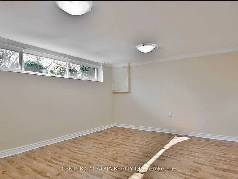 243 Harrygan Cres — Photo 9