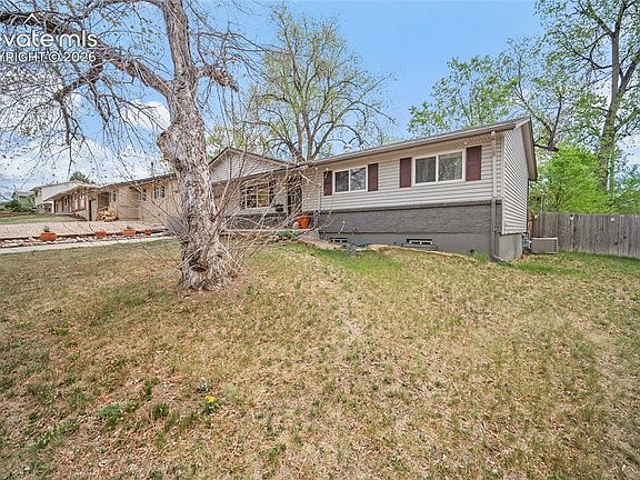 3rd image of 1531 Saratoga Dr