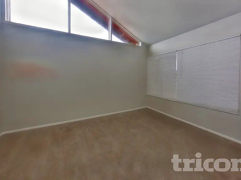 3031 W Mercer Ln — Photo 11