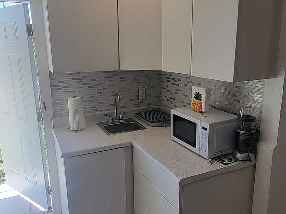 3rd image of 1111 N 25th Ave #1B
