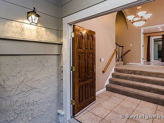 3rd image of 3135 Goodwin Ave