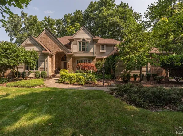 2703 White Oak Dr, Ann Arbor, MI 48103