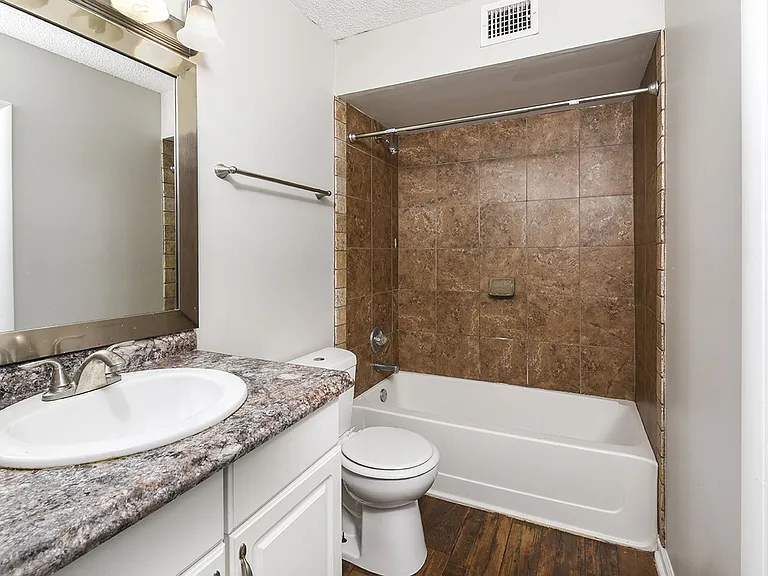 Homewood Heights — Photo 10