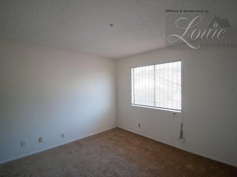 136 N Marengo Ave #C — Photo 6