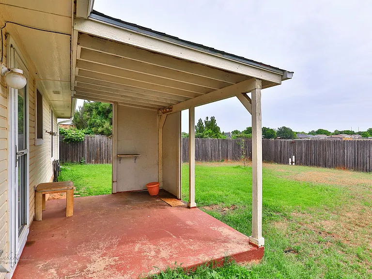 7825 Thompson Pkwy — Photo 30