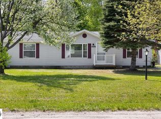 1698 W Brentwood St, Grawn, MI 49637