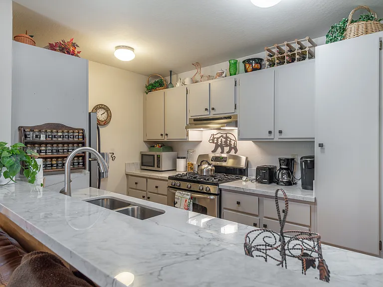 1001 Commonwealth Dr #252 — Photo 7