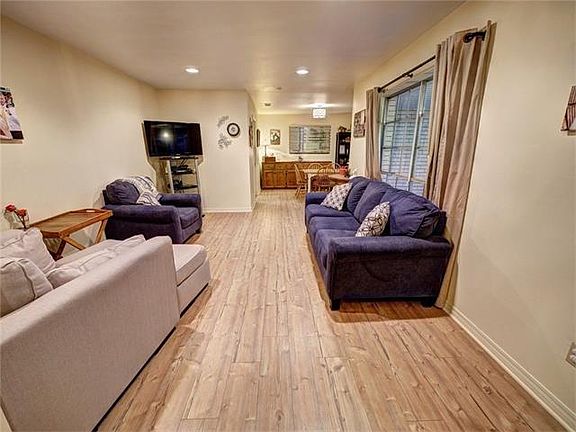 4th image of 2665 Danbury Dr