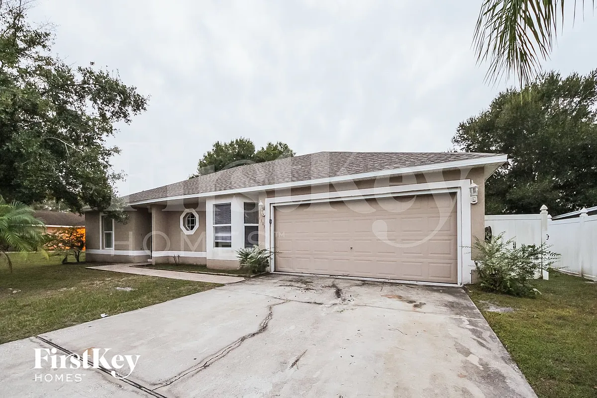 Building Photo - 1307 Dover Dr