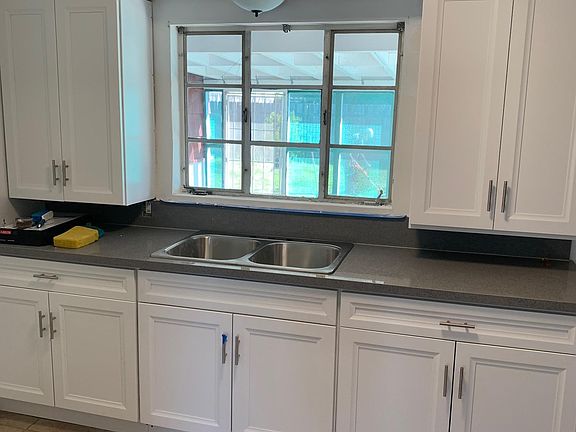 2nd image of 3823 Vista Grande Dr