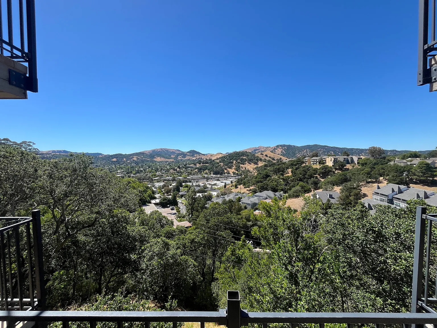 Bella Vista — Photo 3