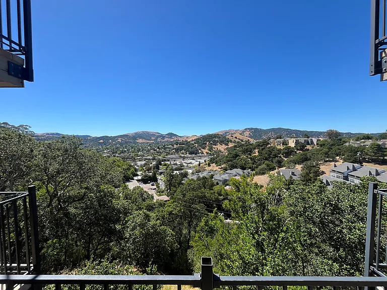Bella Vista — Photo 3