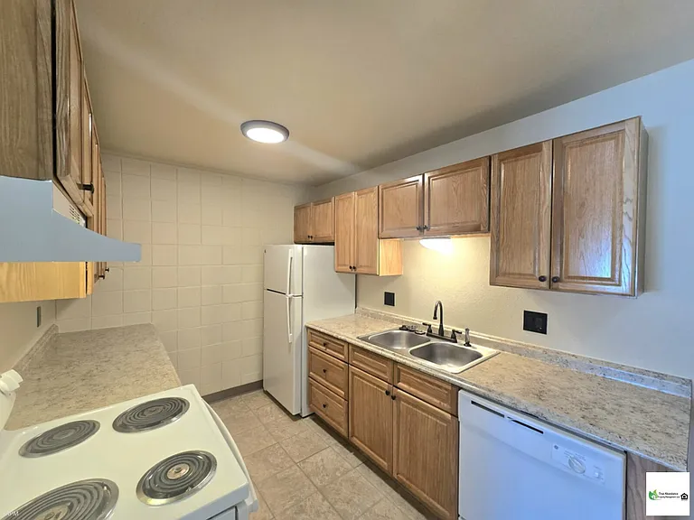 706 2nd St #A7 — Photo 5