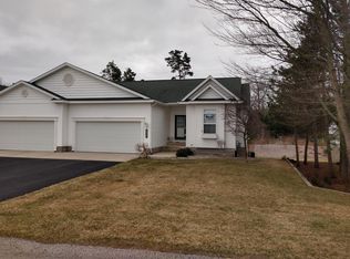 2517 E Turning Leaf Way, Fruitport, MI