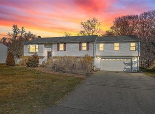 7 Ursula Dr, Bristol, RI 02809