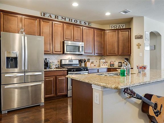 5th image of 165 Pleasant Hill Ln