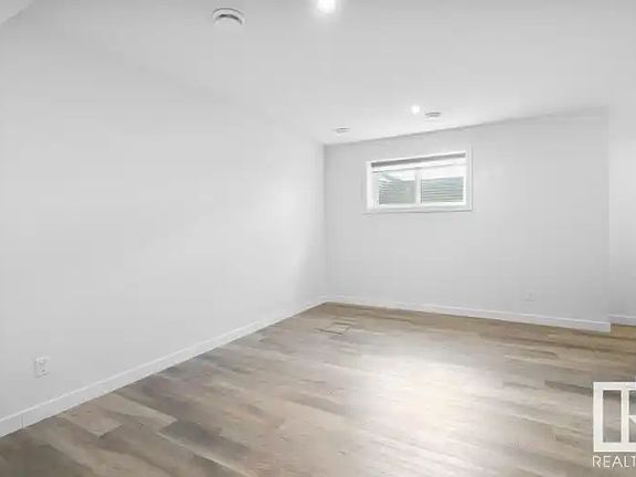 4th image of 184 Caledonia Dr #1A