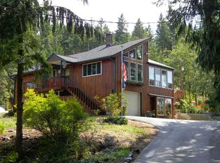 130 E Snowcap Dr, Belfair, WA 98528
