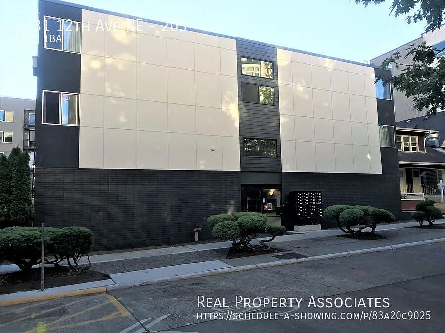 1 Bedroom Apartment in U District — Photo 2