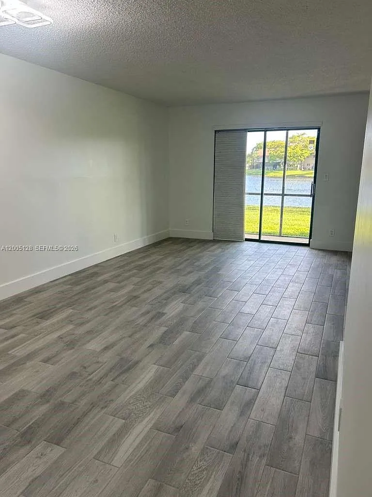 Welleby Shores Condominiu — Photo 3
