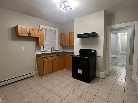 3rd image of 248 Amherst St #2R