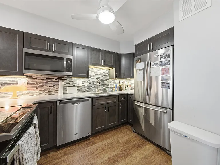 1560 N Sandburg Ter #509J — Photo 8
