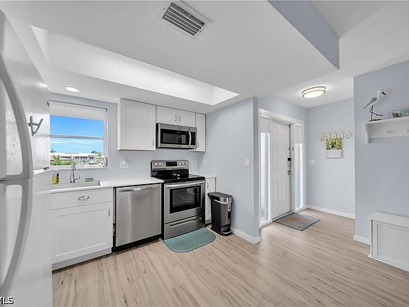 3rd image of 1318 Wesley Dr APT 124B