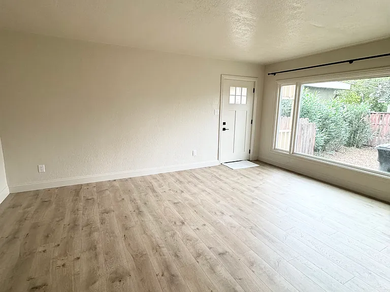 708 Burke Ave — Photo 2