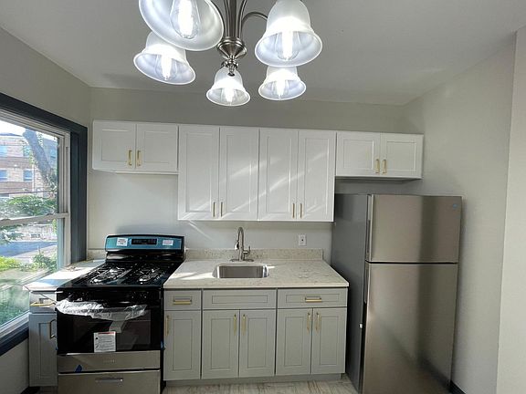 2nd image of 114 Hollywood Ave #2