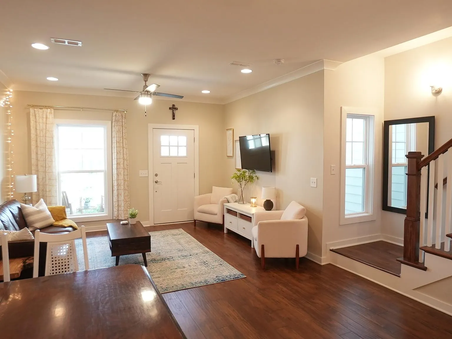 3 bed, 1623 sqft, $2,300 — Photo 4